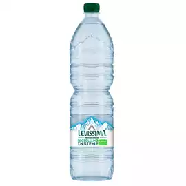 Acqua naturale 1,5 L bottiglia 25 RPET 